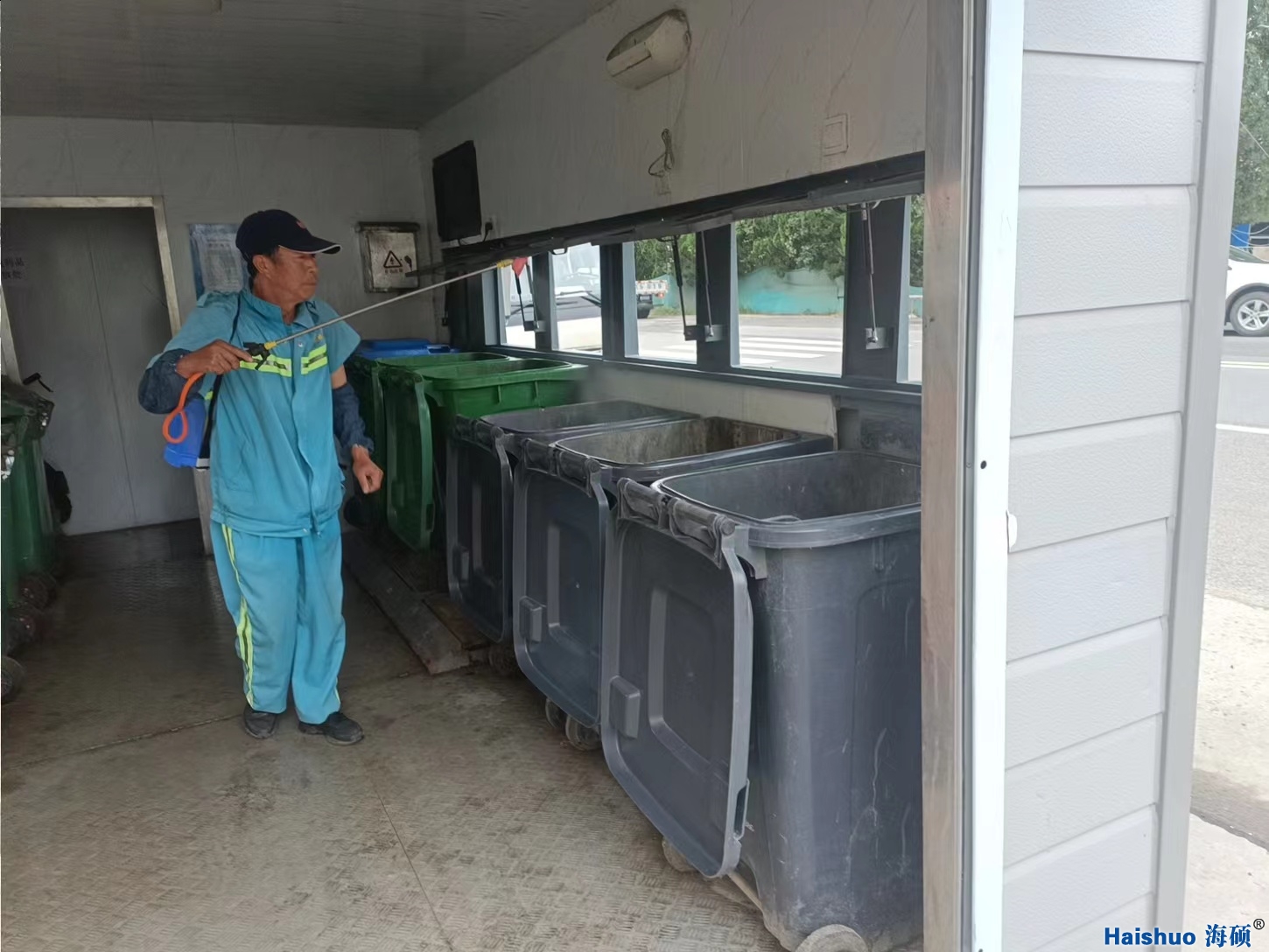 �������